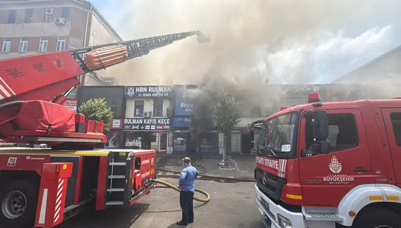 Ümraniye Oto Sanayi Sitesi’nde Meydana Gelen Yangın Paniğe Neden Oldu
