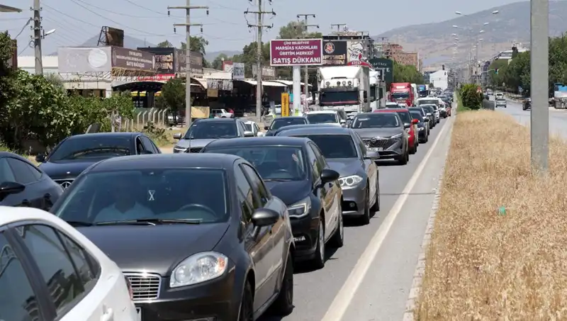 Aydın ile Muğla Arasında Oluşan 60 Kilometrelik Araç Kuyruğu Neden?