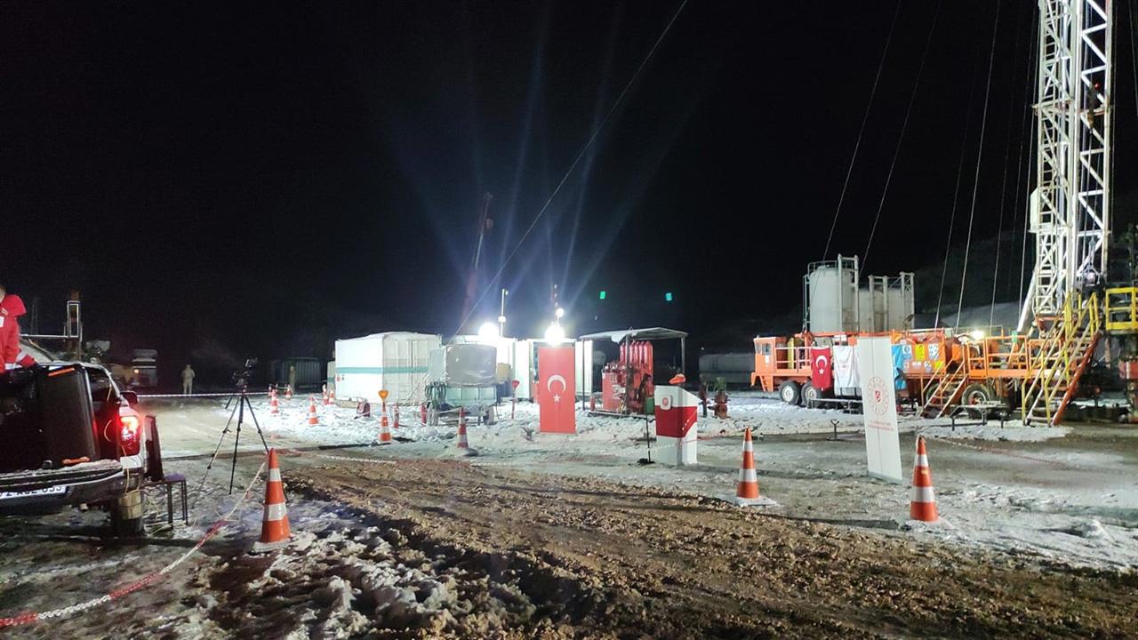 Petrol Sondaj Kuyusu Şırnak'ta Açıldı